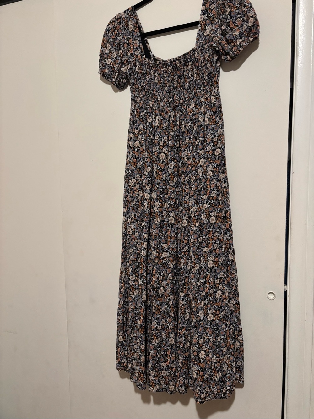 Floral Puff-Sleeve Maxi Dress - Picture 6 of 8